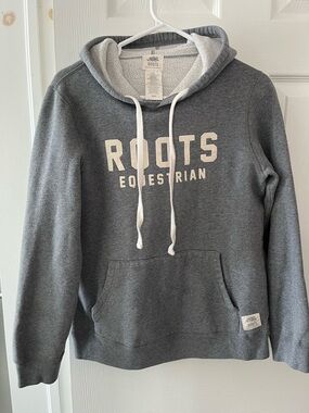 🌿 Roots Equestrian Hoodie – Size Medium | Cozy Classic Pullover 🐴